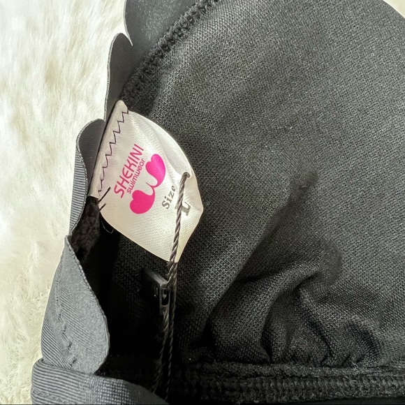 NEW Shekini Black Scalloped Edge Trim Halter Bikini Top Size L - Picture 5 of 8